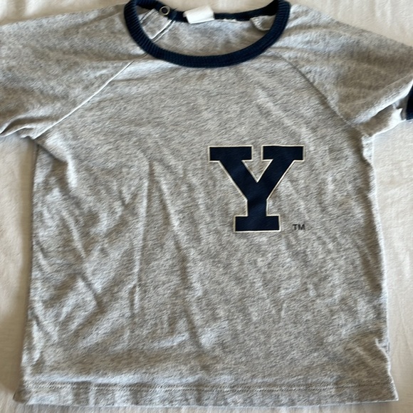 2T H&M, Yale University athletic bundle - Picture 2 of 5